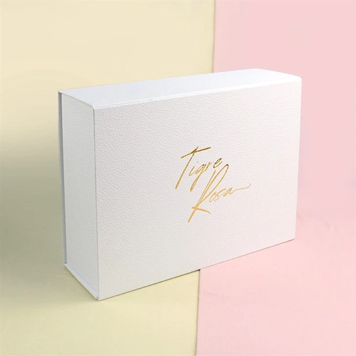 Custom luxury white magnet flap clothing paper box foldable magnetic closure gift boxes with black ribbon (5)